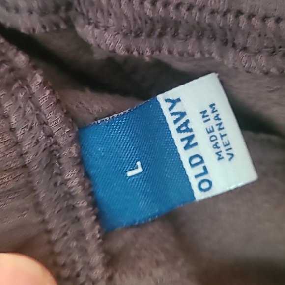 Old navy soft lounge set size large with long sleeve top and shorts - Picture 5 of 6